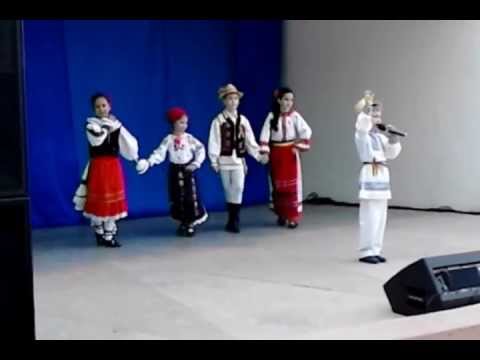 Cintece populare in parcul Balcescu, Oradea, 1 mai 2013