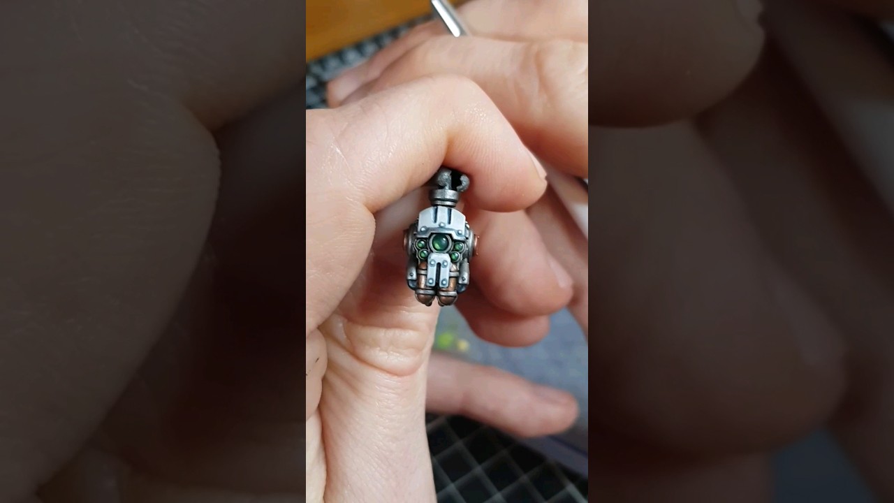 How to Paint Lenses and Gems on your Miniatures