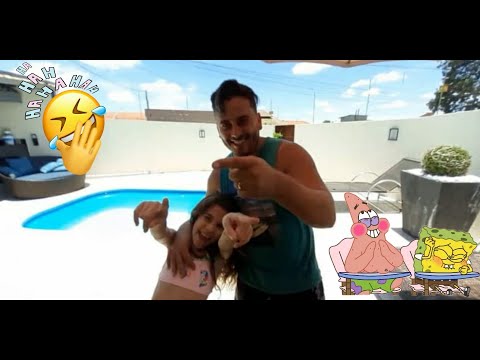 Quem rir mais cai na piscina!
