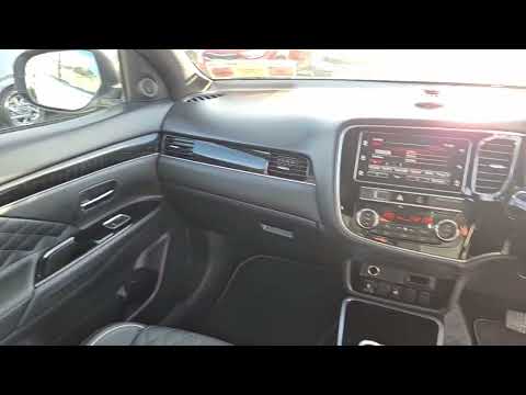Mitsubishi Outlander 2.4L Plug-in EV Instyle 5 sea - Image 2