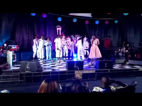 Udumo Performed by Kee & Peace Gospel Singers