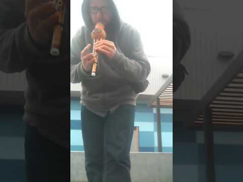 Safety dance on hulusi