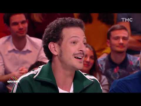 La revue de presse de Vincent Dedienne   Claire Chazal et les pieds 13541807