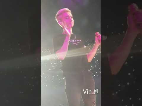 190928 EXO PLANET#5 in Taipei smile on my face  Chanyeol 엑소 대만 콘서트 여기 있을게 찬열