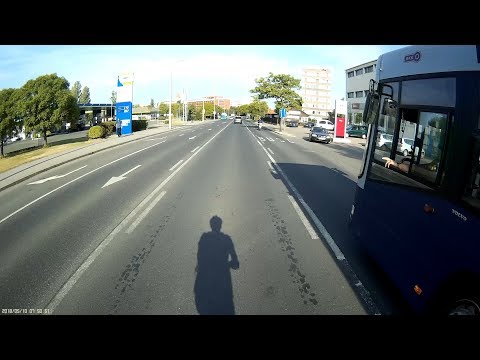 Elengedem a buszt - I let the bus go