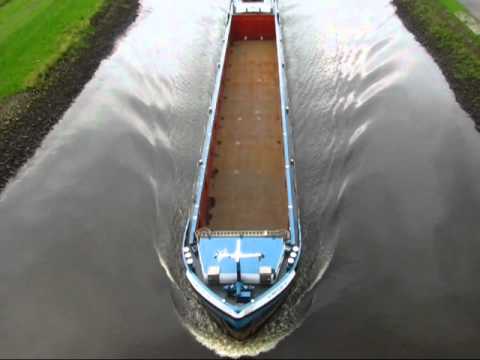 Vorbeifahrt Emelie D - GMS - 02314780 zu Tal auf der Hunte von Autobahnbrücke A29