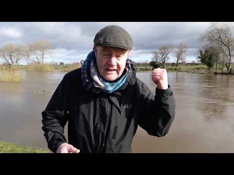 Yorkshire Lad TV - Don't go paddlin' in theer lad otherwise tha'll find tha sen in 'ull!