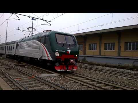 doppia simmetrica E464 408+236+5 MDVC Trenord - Milano Greco 12/12/2016