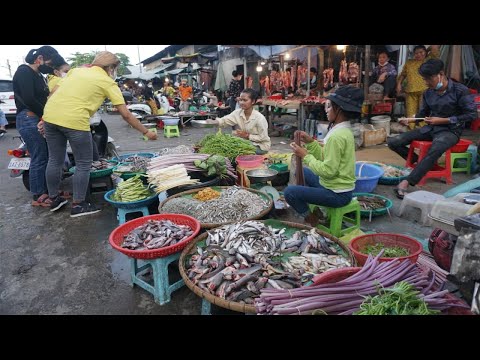 Evening Food Market Scene @Sam Hanh Market - Walk Around Street Food at Phsa Sam Hanh Tuol Sangke