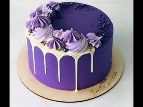 decorating cake 🎂