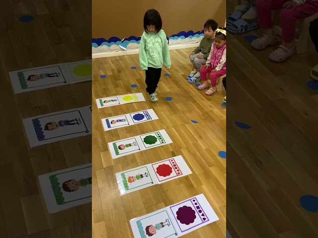 Vídeo relacionado con Clementoni Educational Game Memo Pocket Play with Colours 48 Tiles - Game For Children 3-5 Years, Flash Card Games, Learning Logical Thinking, 2 Players, Gift For Boy/Girl, Made In Italy, 18317