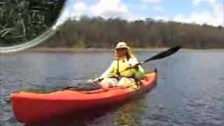 preview picture of video 'Hinze Dam paddle'