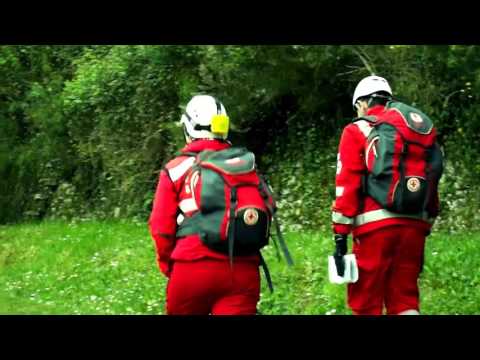 Zara e gli altri. Le unità cinofile della Cri Bagni di Lucca in una simulazione di ricerca in superficie