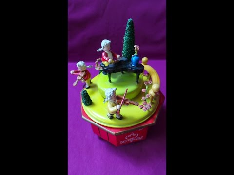 Erzgebirge - wunderschöne alte Spieluhr von STEINBACH - Mozart mit Musikern