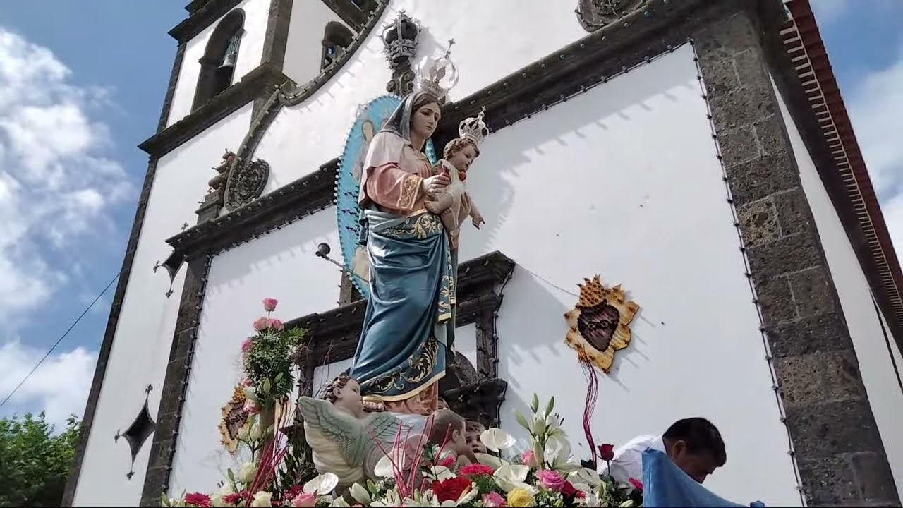 Saída da Imagem de Nossa Senhora dos Milagres  Arrifes Concelho de Ponta Delgada