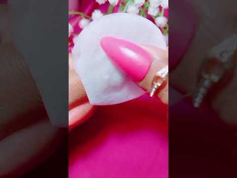 Strawberry Chelsy Nail Polish Remover Wipes