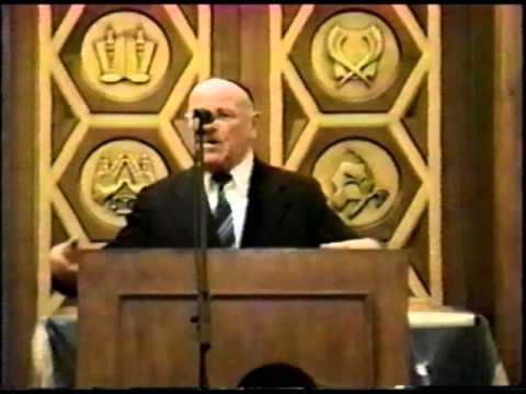 Cantor Moshe Korogodsky Sings A Lid Funem Keizer #15