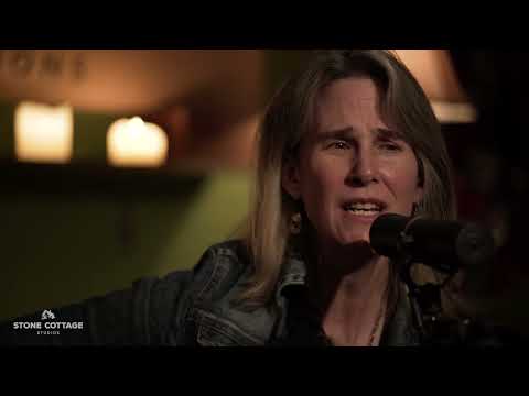 Sort Of - Lynne Hanson
