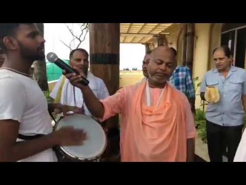 BV Sridhar Maharaj - 14.07.2018, fragment of kirtan (Puri)