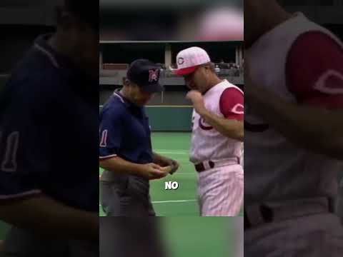 Cuando este jugador golpeó la pelota, su bate explotó de una manera muy extraña.#baseball
