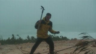 Джордж Корунис в урагане Дин на Ямайке