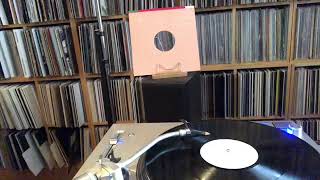 Trackdigger tracked 0290 B2 „Estar“ from the Neon K7 Eleven Ep