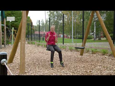 Aktiva barn - träna ute i en gunga