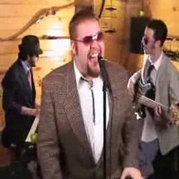 Bad Apples "What Makes You Go" Music Video