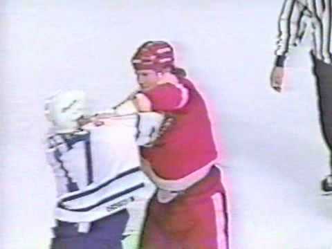 Bob Probert vs Wendel Clark