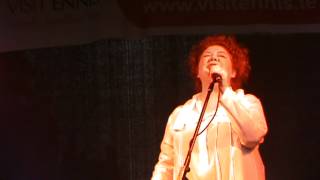 Maura O Connell Live, Troubled fields.