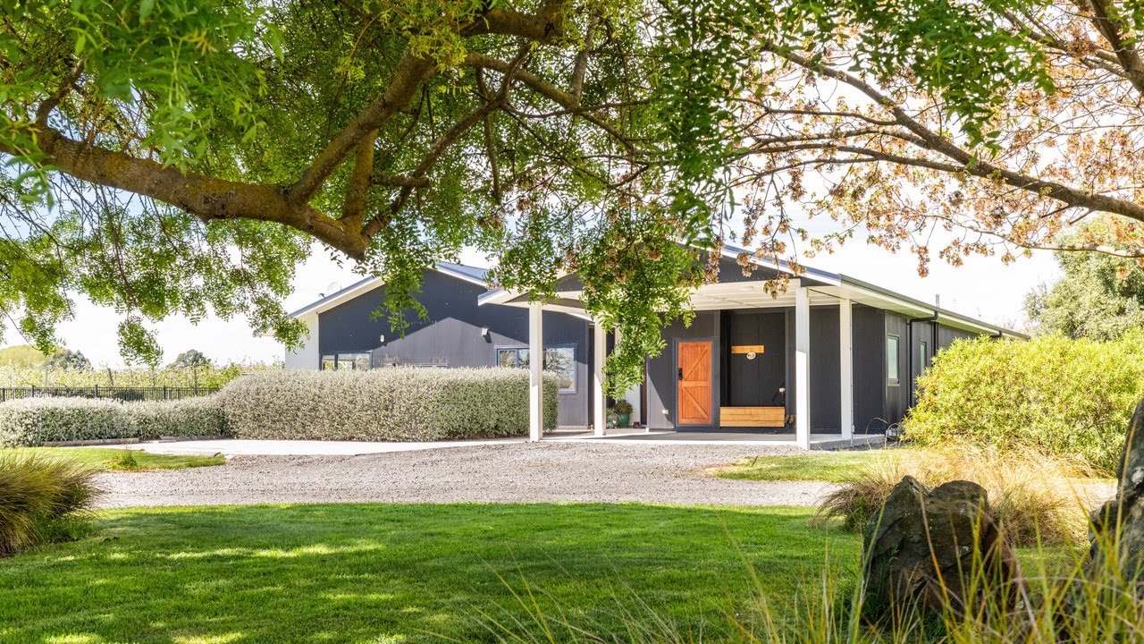 Complete Lifestyle. Two Homes, Pool and Income