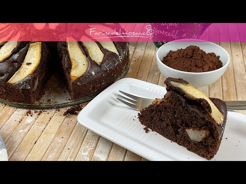 We made a soft, butterless pear and chocolate cake! 🍐🍫