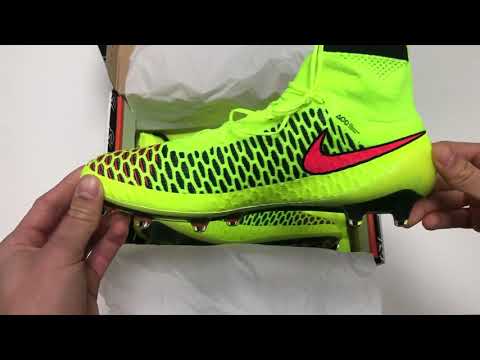 Box Opening Nike Magista Obra Volt / Metallic Gold Coin / Black FG Launch Edition