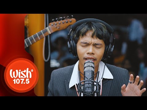 Earl Agustin performs "Pag-ibig ng Ikaw at Ako" LIVE on Wish 107.5 Bus
