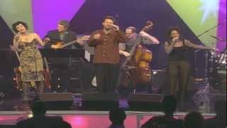 AQUI Y AJAZZ, NEW YORK VOICES "DESAFINADO"