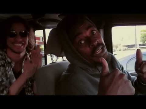 [CLIPE OFICIAL] "A BOLA NÃO CAI "(Pablo Morais feat. Seu Jorge)