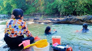 Download lagu Pesona Gadis Desa Saat Mandi di Sungai Khas Perkun... mp3