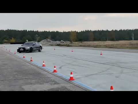 Audi driving experience / Blockade mit Fluchtwende / Cheffahrertraining Pro