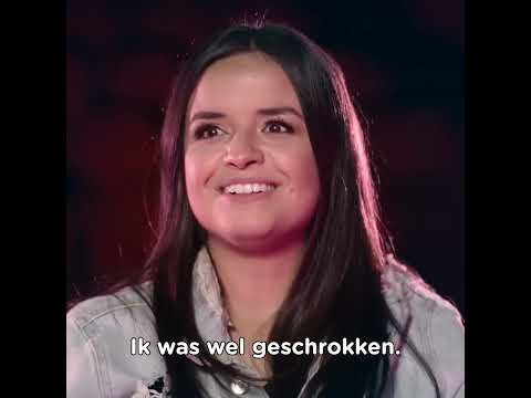 hanne verteld aan Julia en marthe dat  ze zwanger is