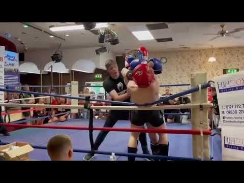 Kam finni vs josh - WBC Amateur Muay Thai -TKO