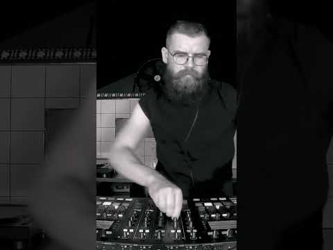 Impulse Klub is a Mixtape Series focussing on energetic, raw & driving underground #techno #berghain