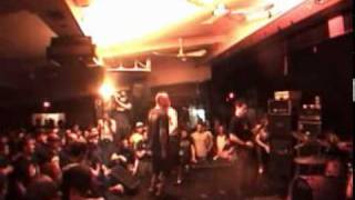 Throwdown Nothing Left live in Montreal 08-12-2003