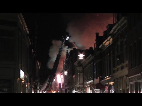 Zeer grote brand verwoest Panden in Centrum Purmerend Zeer veel Brandweer met spoed!