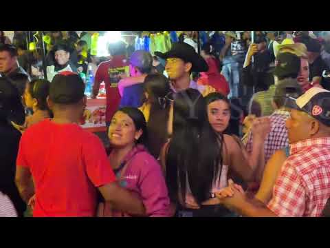 Así de alegre estuvo el baile en Olopa Chiquimula asta el chico sexy bailó 