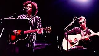 I Can’t Help Falling in Love - Andrés Calamaro (Telonero Bob Dylan)