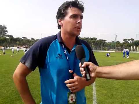 Paulo Ferreira, ex-jogador da Estrela da Amadora e do FC Porto é actualmente treinador do 4 Linhas