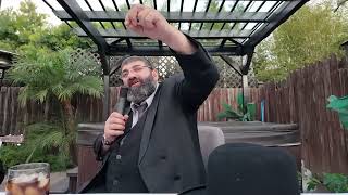 הרב אייל עמרמי - מי ברא את העולם הזה? (הרב אייל עמרמי) - התמונה מוצגת ישירות מתוך אתר האינטרנט יוטיוב. זכויות היוצרים בתמונה שייכות ליוצרה. קישור קרדיט למקור התוכן נמצא בתוך דף הסרטון