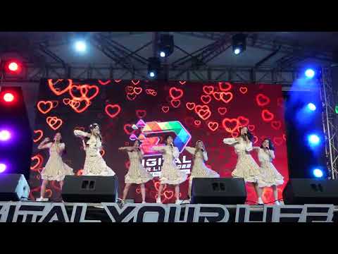 C0416 DAISY DAISY - " Daisy Daisy  "  DIGITAL YOUR LIFE 2022 @ Siam Paragon