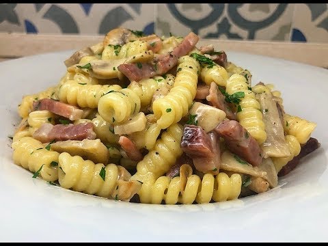 FUSILLI CON FUNGHI E SPECK - CUCINANDOMELAGODO