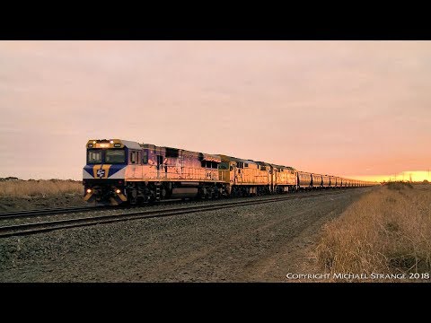 QUBE Grain Train with CM & 80 Class Diesel Locomotives - PoathTV Australian Railways